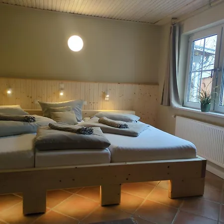 Lejlighed Erdgeschoss, Ueberdachte Terrasse, Familienbett, Holzfussboden Grube